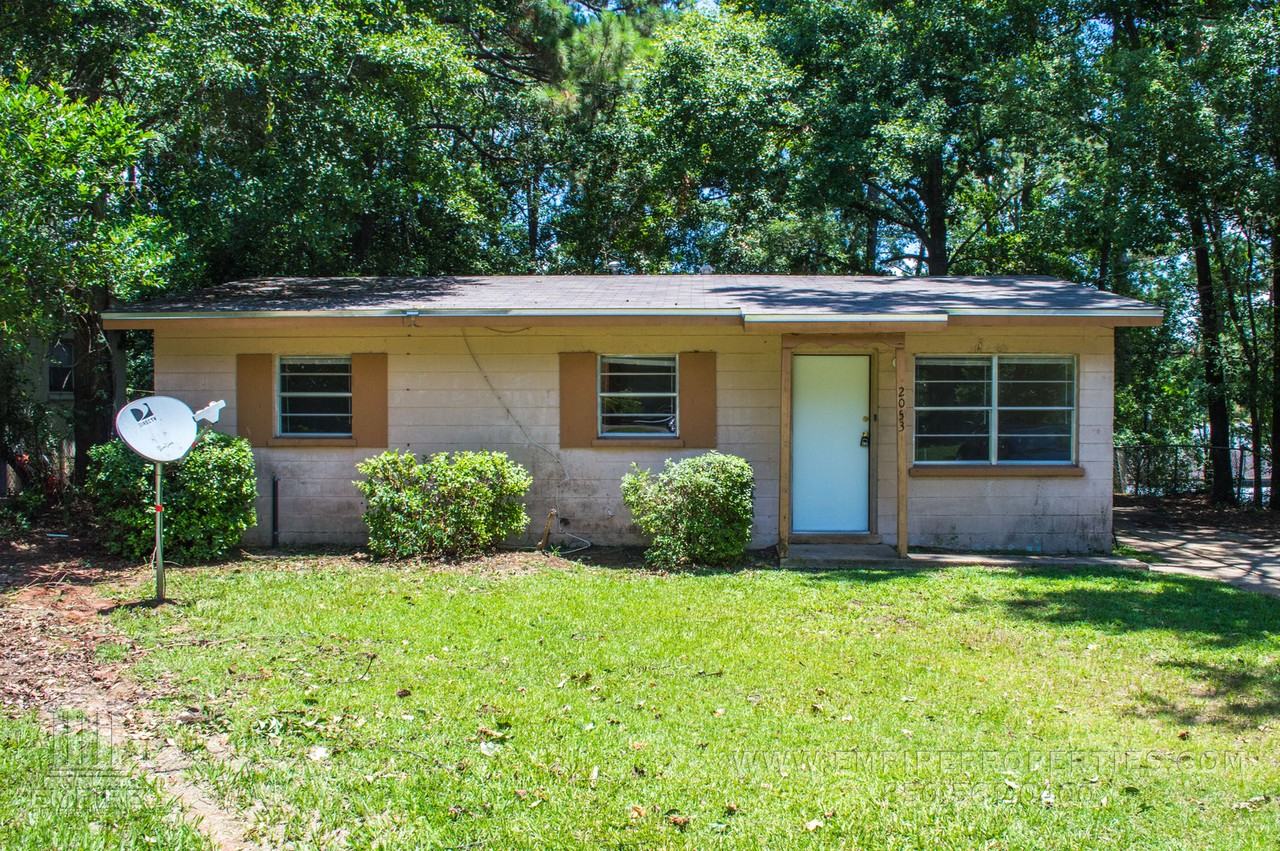 2053 Warwick St - Photo 3 of 21