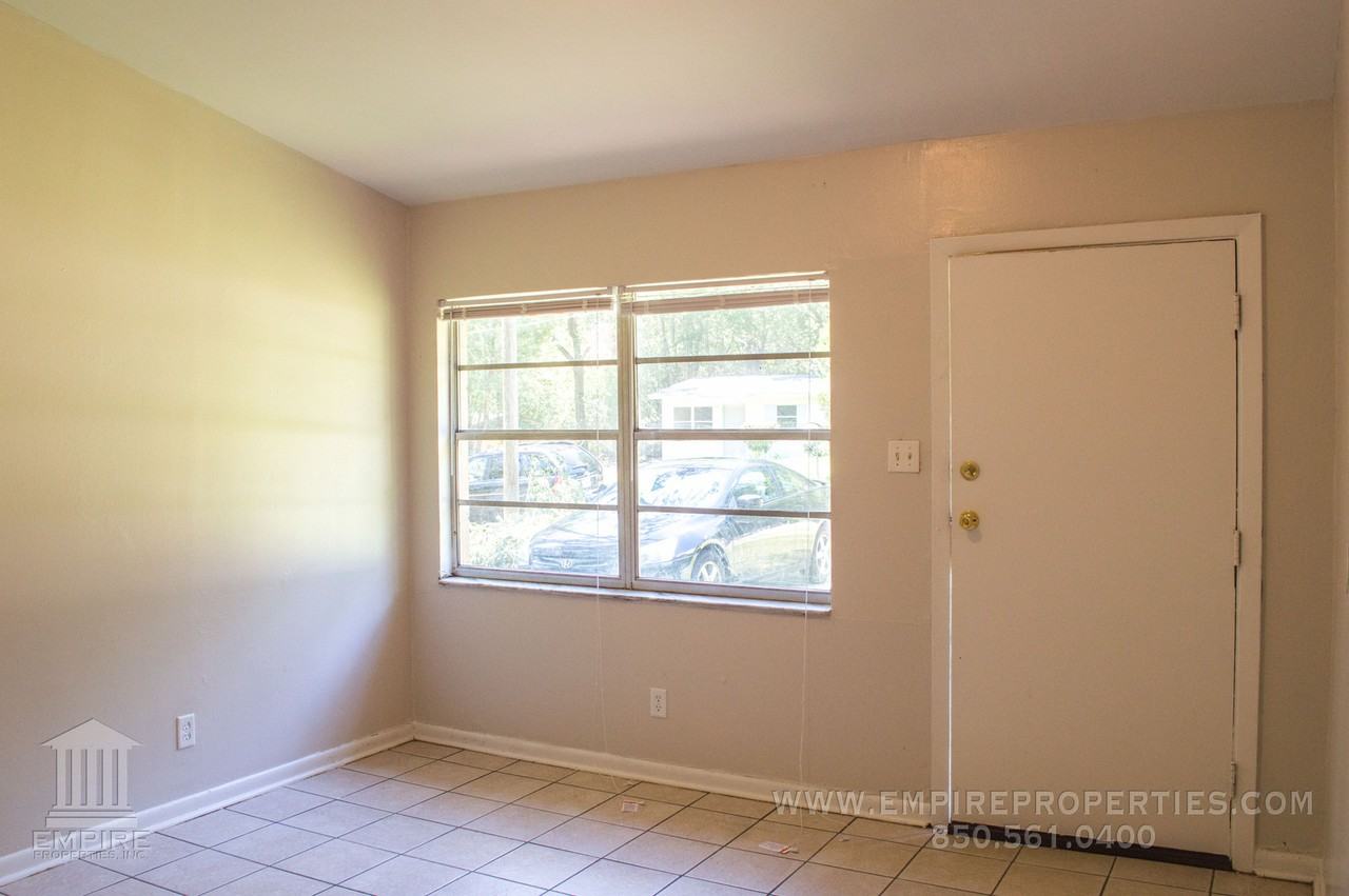 2053 Warwick St - Photo 4 of 21