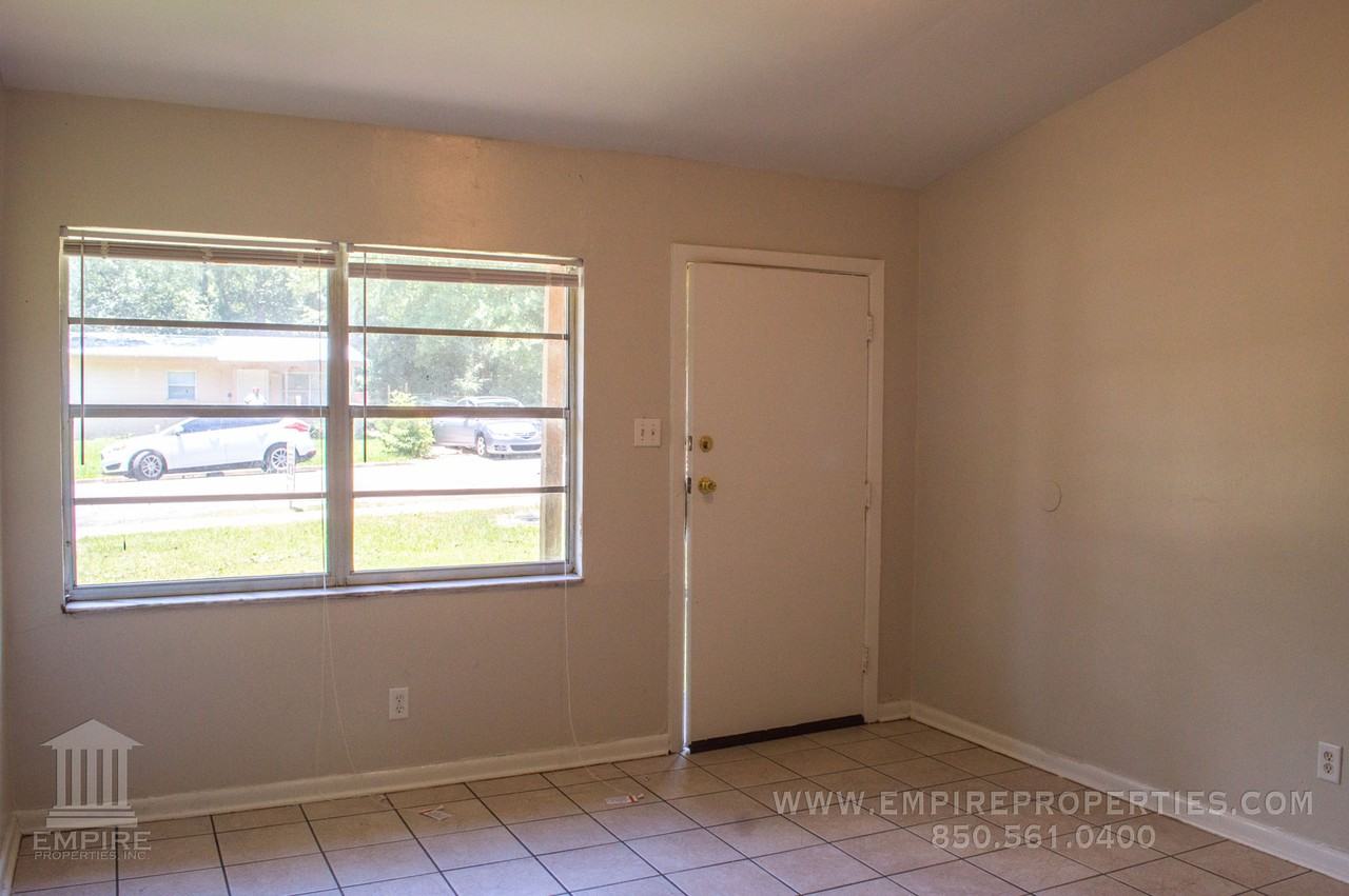 2053 Warwick St - Photo 6 of 21