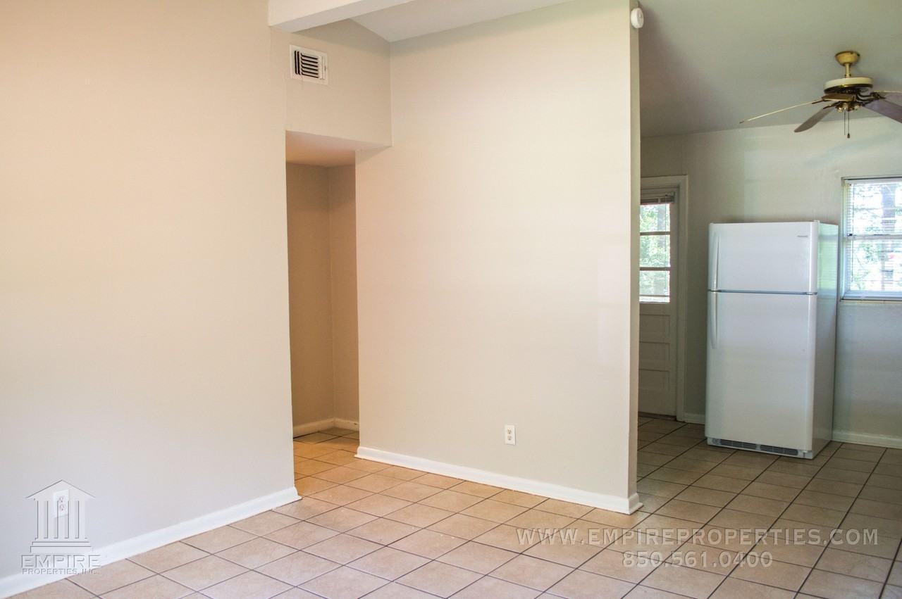 2053 Warwick St - Photo 7 of 21