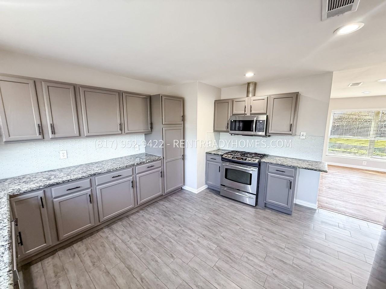 6700 Reeves St - Photo 5 of 15