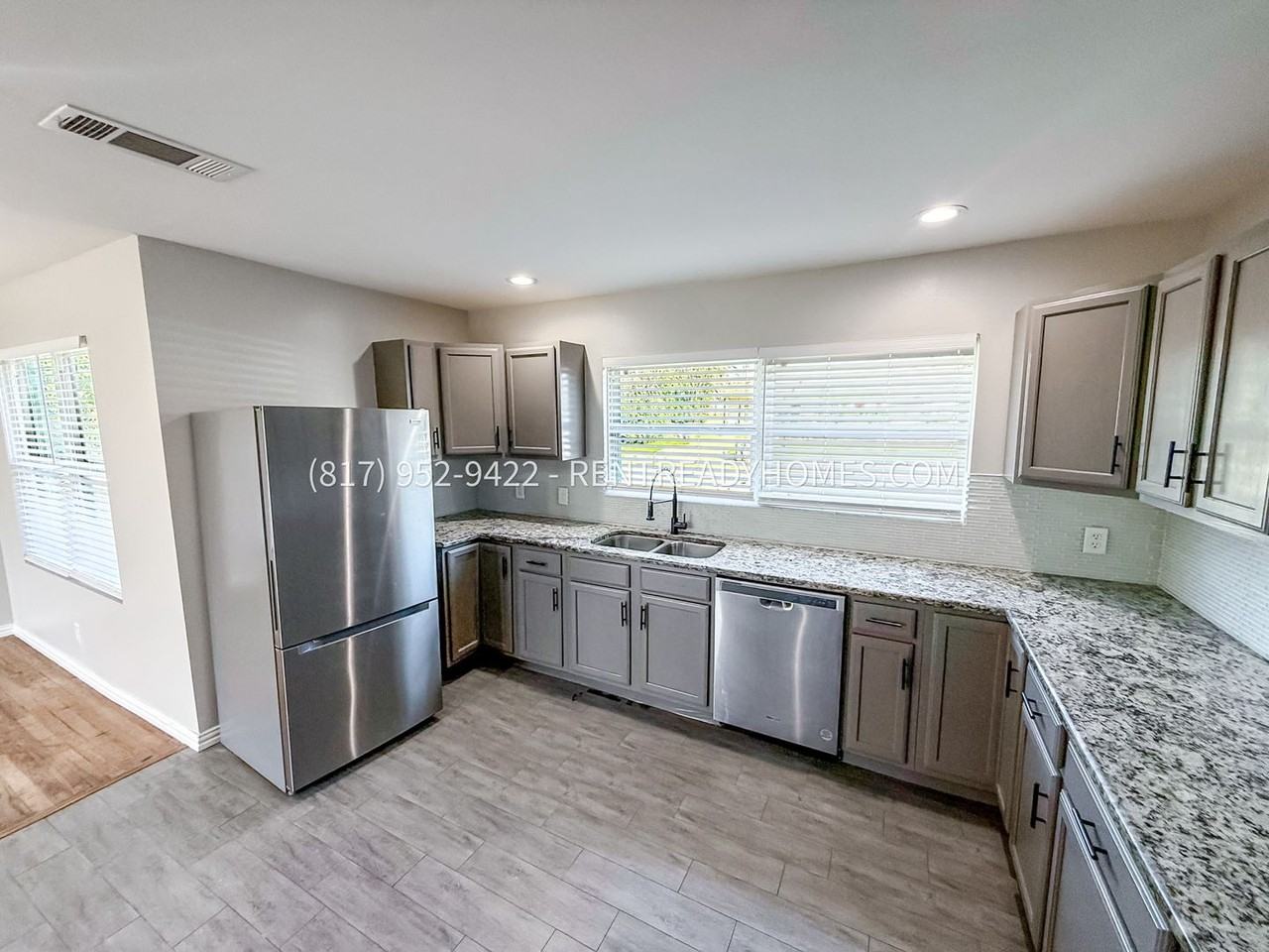 6700 Reeves St - Photo 6 of 15