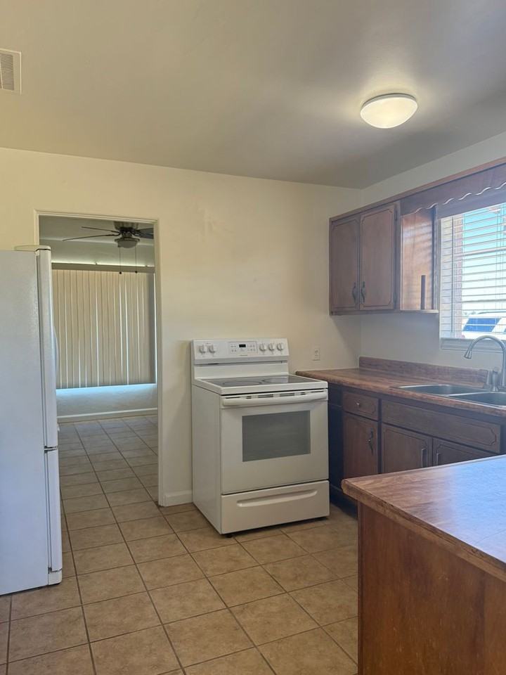 3711 W County 14th St - Photo 3 of 10