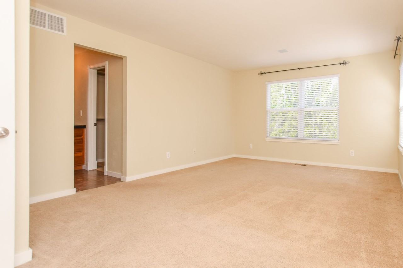 2986 Cornerstone Ln - Photo 5 of 30