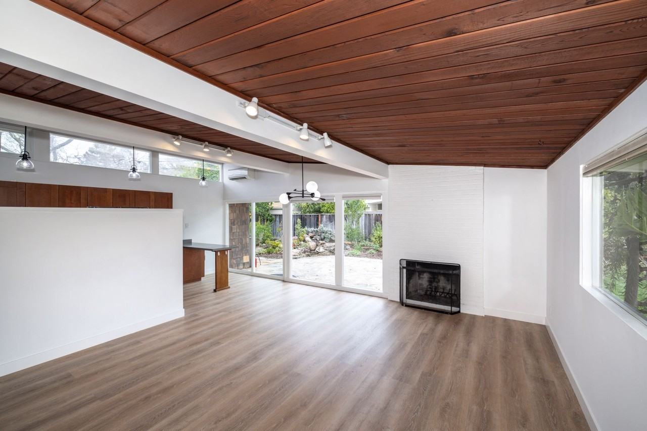 994 Van Auken Cir - Photo 2 of 17