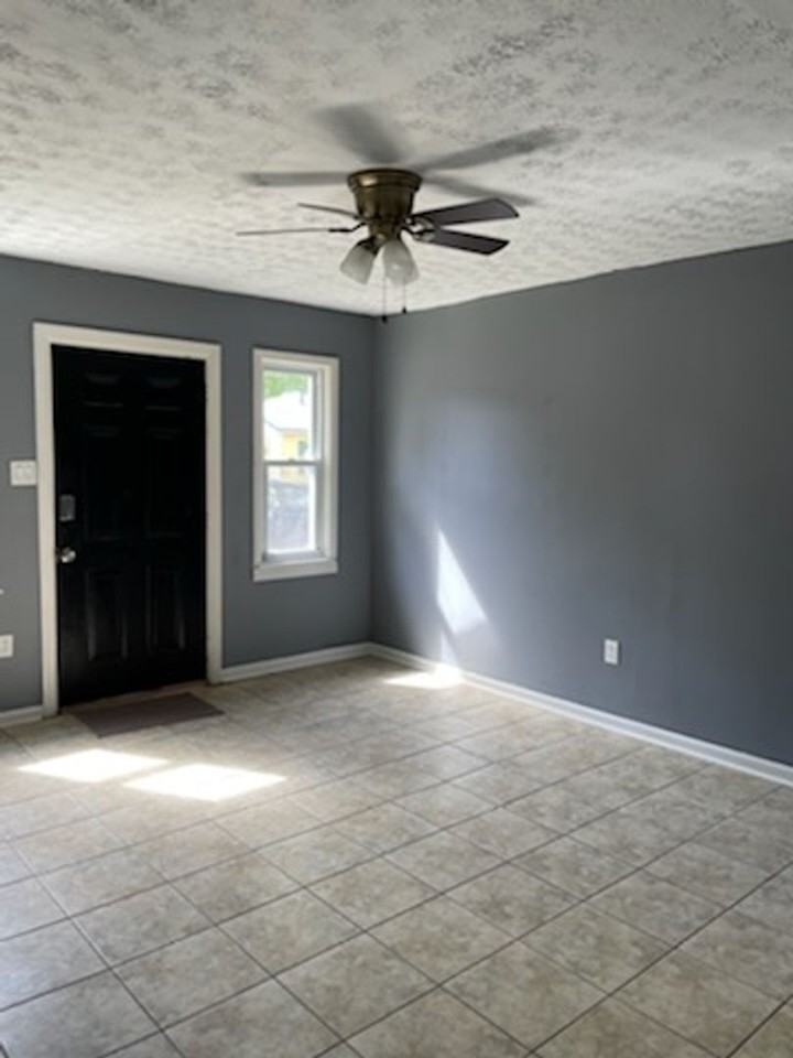 2636 Bard Ave - Photo 4 of 9