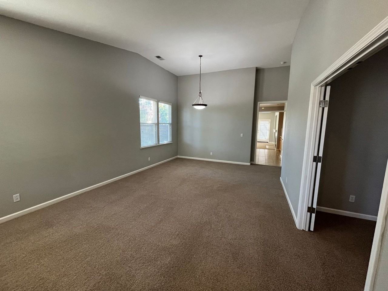 3064 Audubon Cir - Photo 2 of 28