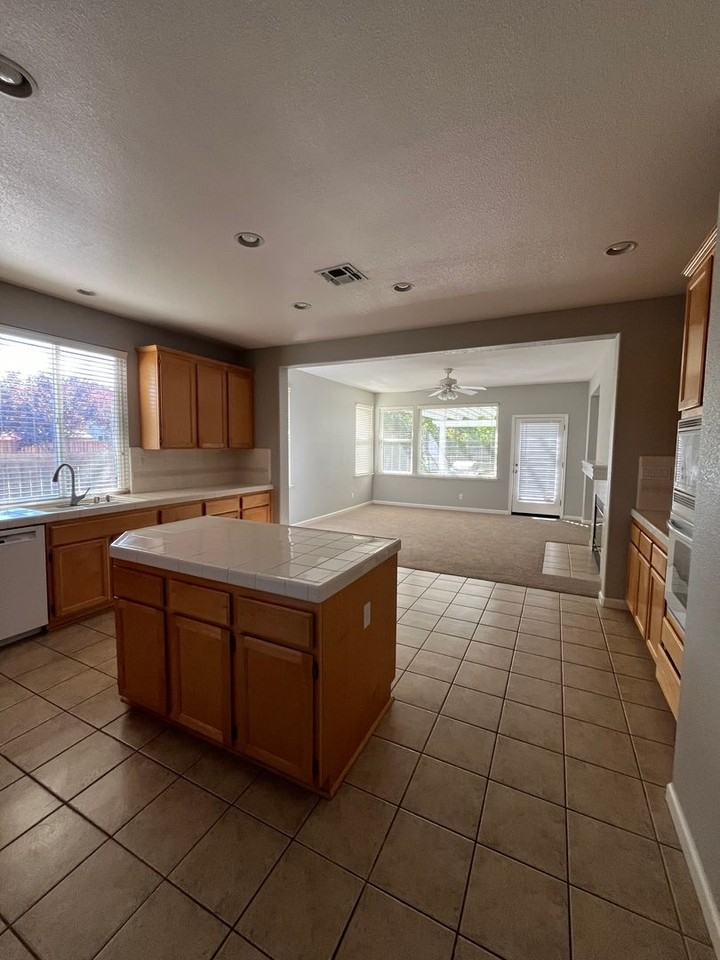 3064 Audubon Cir - Photo 5 of 28