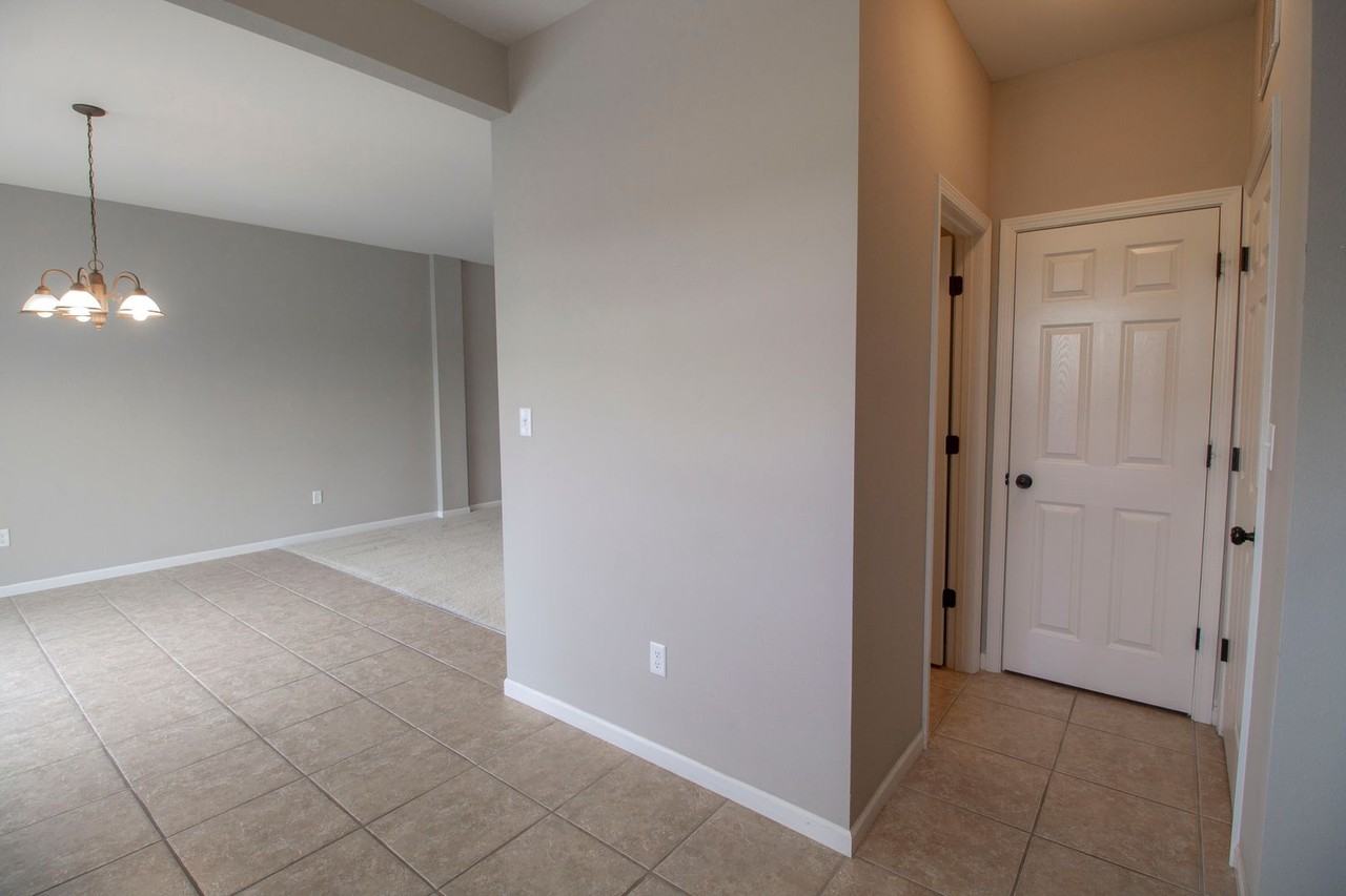 5000 Derby Ridge Dr #404 - Photo 5 of 32