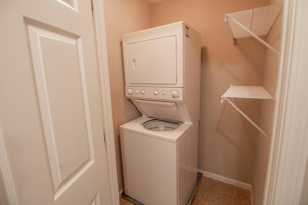 5000 Derby Ridge Dr #404 - Photo 6 of 32