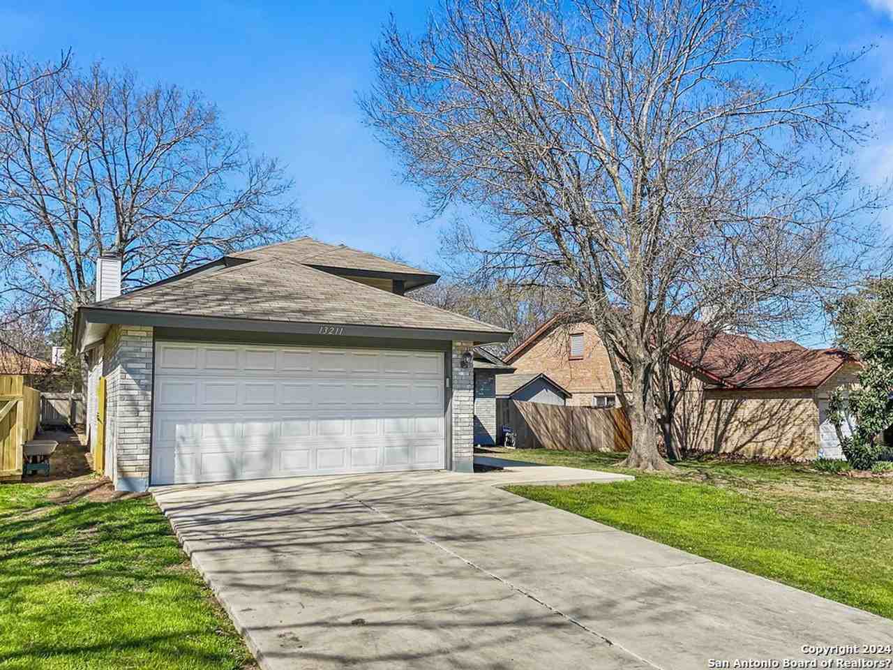 13211 Huntsman Rd - Photo 3 of 33