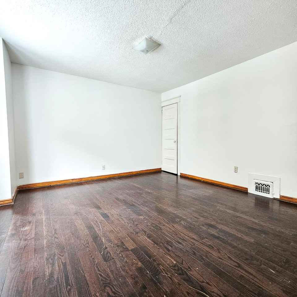 955 Lansdowne Avenue #2 - Photo 3 of 15