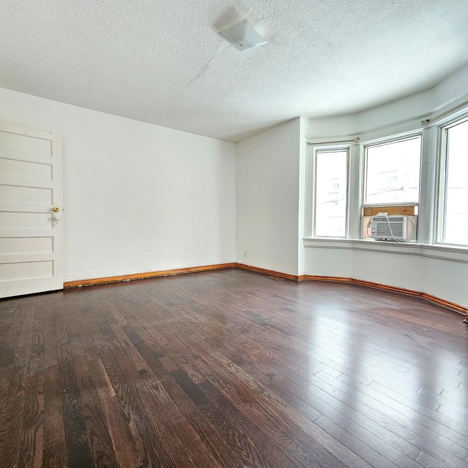 955 Lansdowne Avenue #2 - Photo 6 of 15