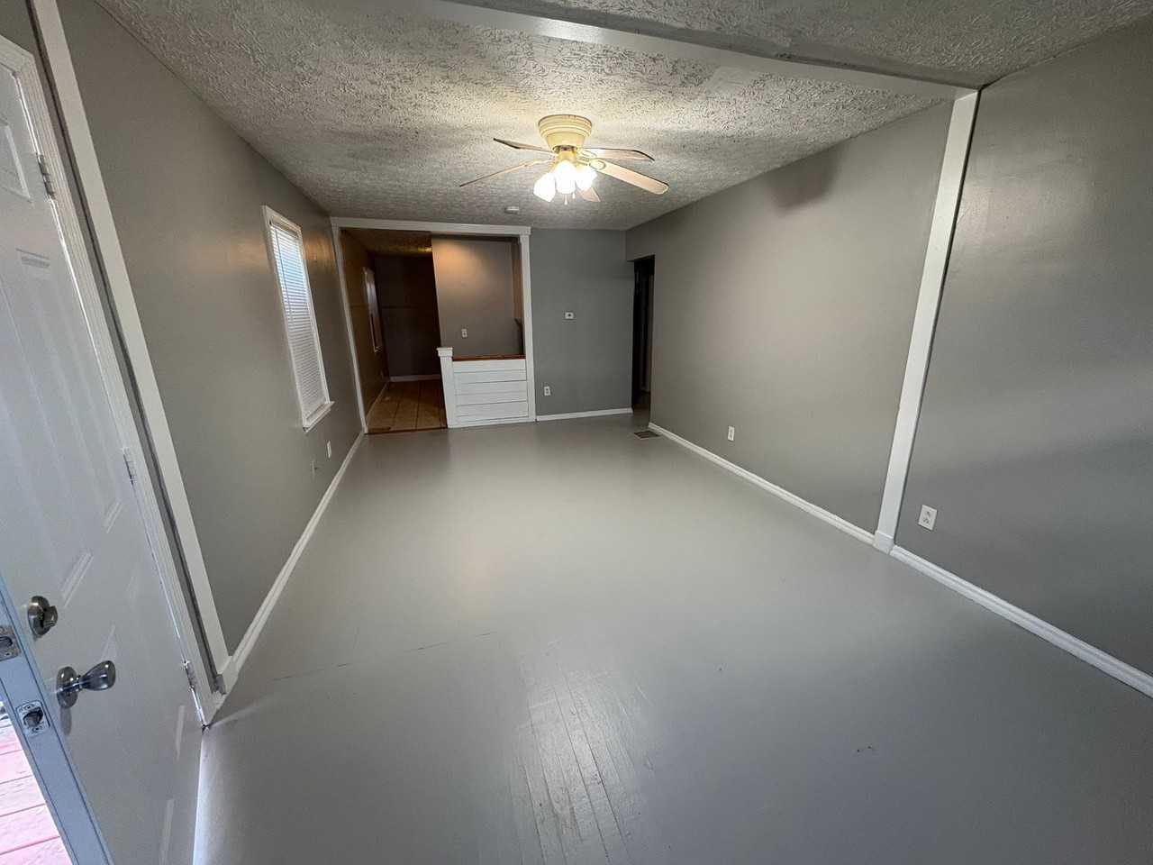 1373 Manchester Ave - Photo 2 of 8