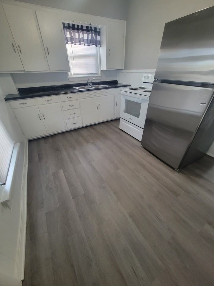 121 S 2nd Ave #1 - Photo 4 of 4