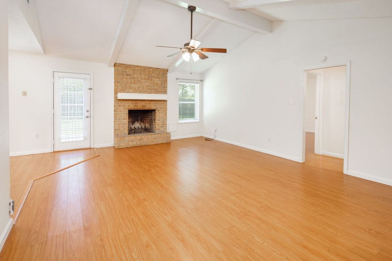 3000 Longleaf Dr - Photo 4 of 24