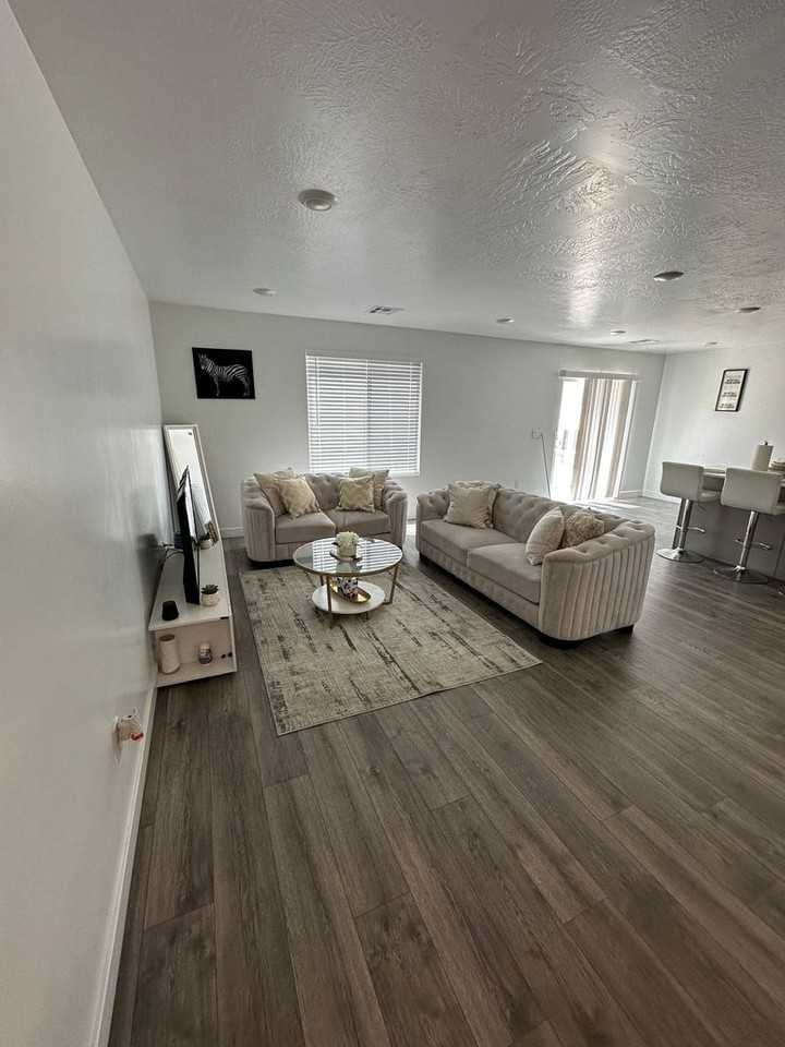 303 W 2050 N - Photo 3 of 7