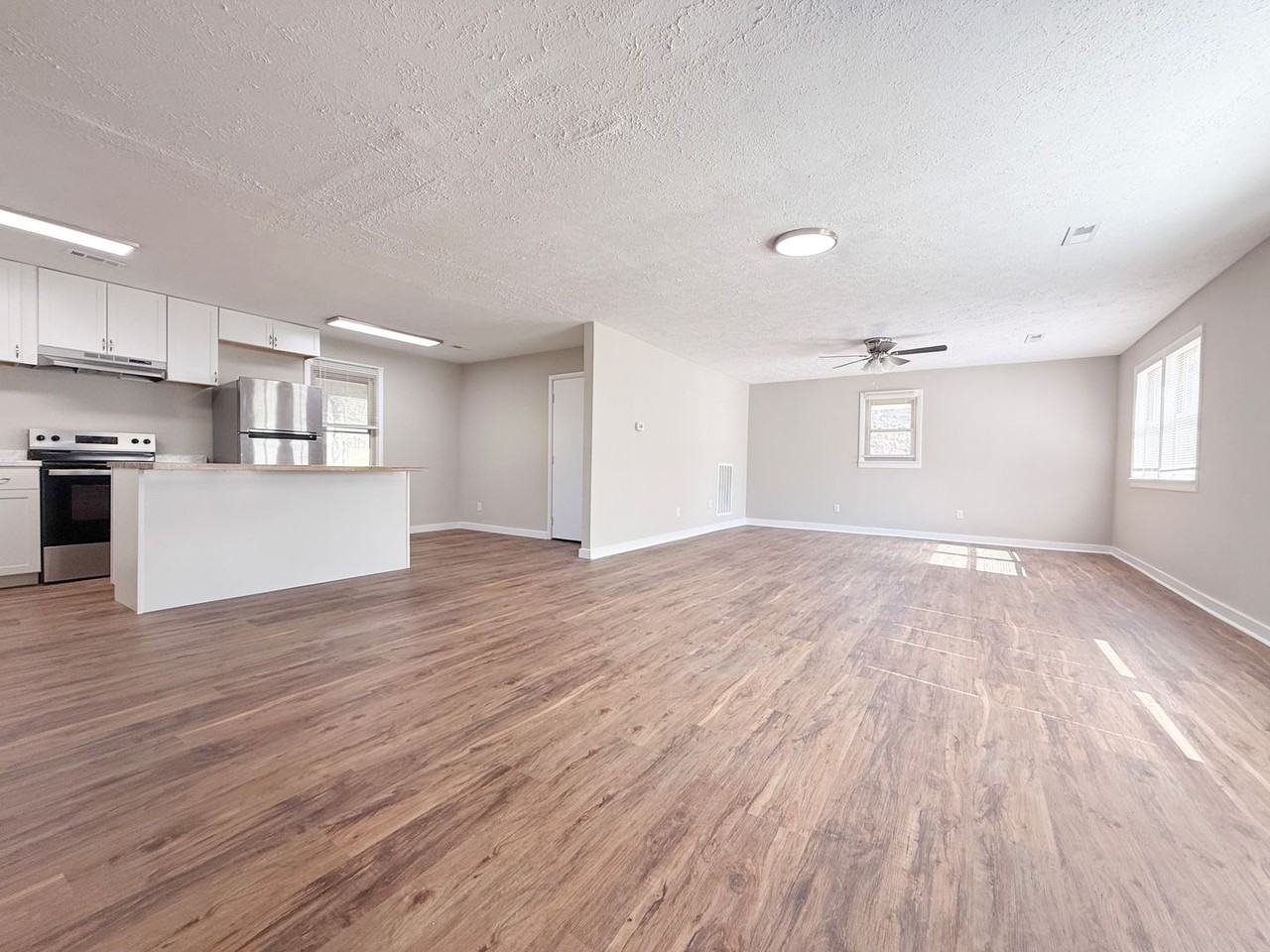 325 Petite Dr - Photo 2 of 25