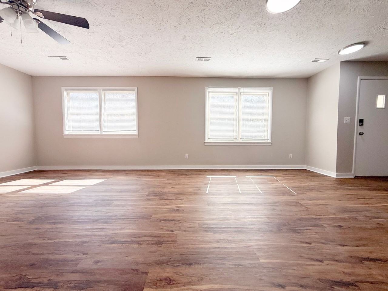 325 Petite Dr - Photo 3 of 25