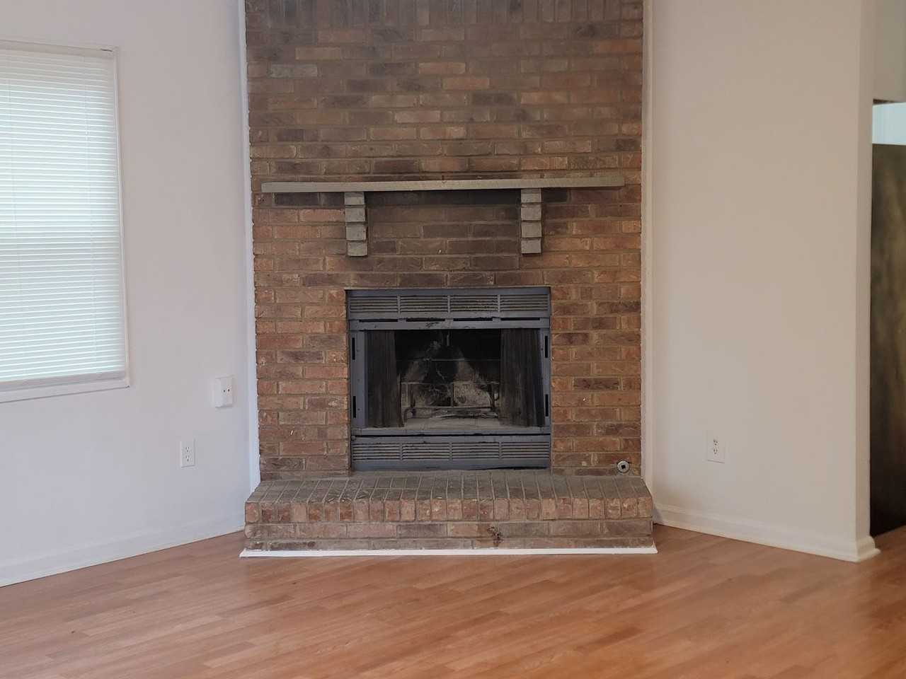 1084 Summer Brook Rd - Photo 6 of 20