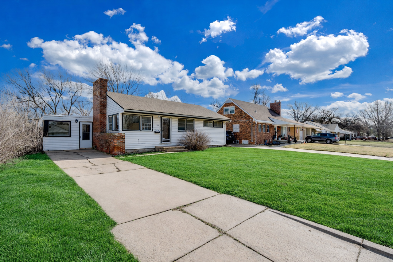 534 S Christine St - Photo 3 of 15