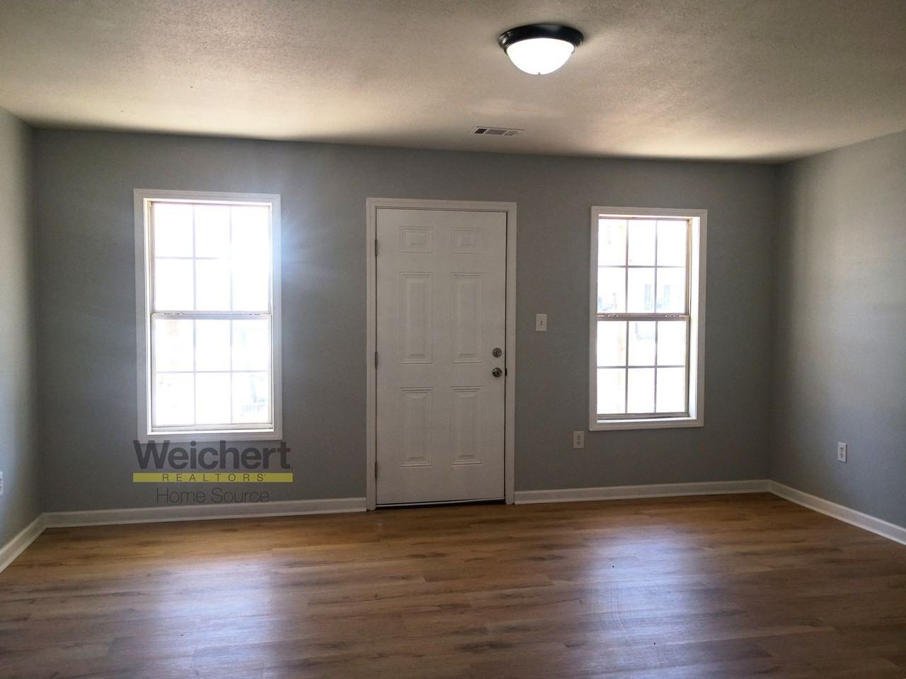 1107 Cole St - Photo 2 of 15