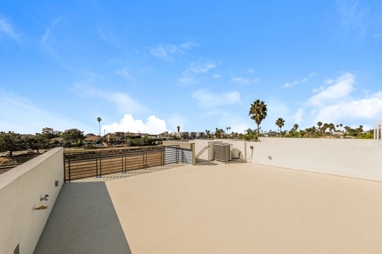 Gorgeous Brand New Townhomes in S Oceanside w/ Ocean Views! - Photo 6 of 9