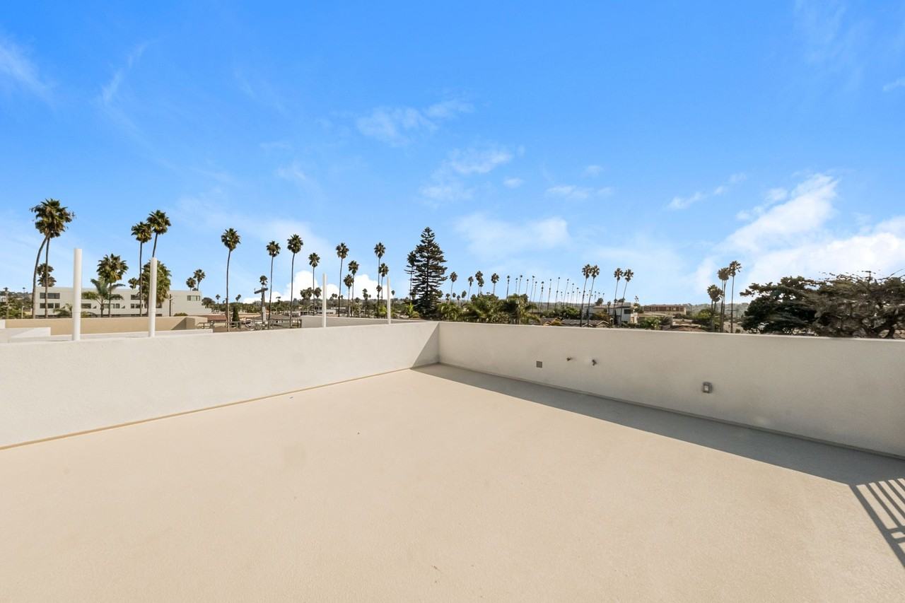 Gorgeous Brand New Townhomes in S Oceanside w/ Ocean Views! - Photo 7 of 9