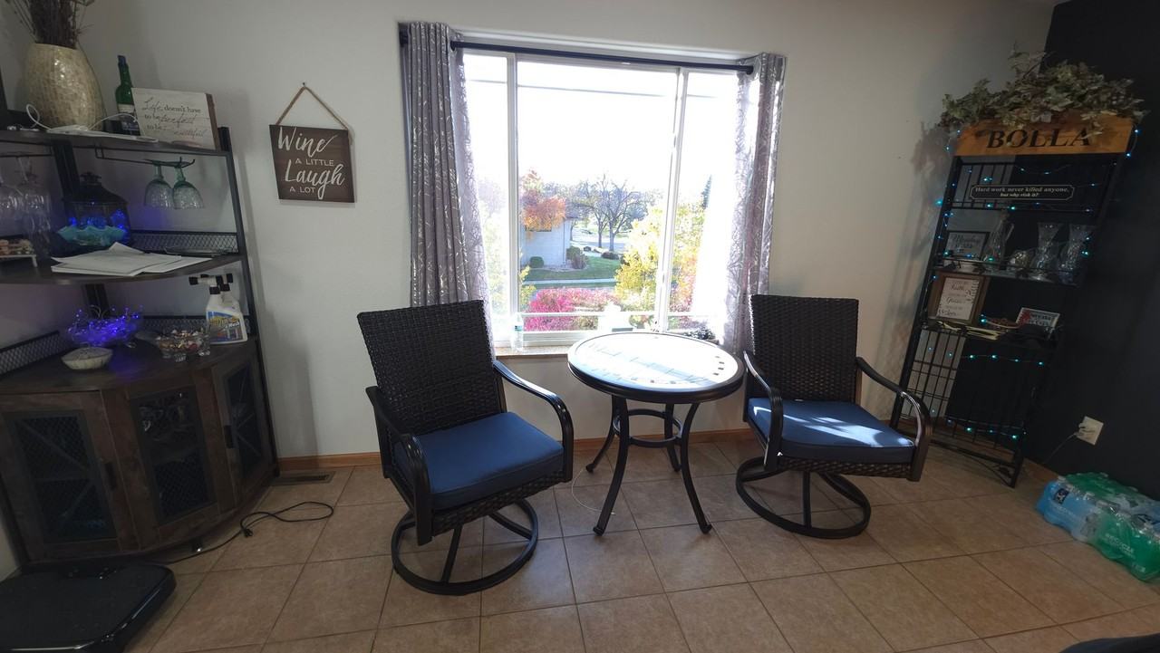 1069 E Turnpike Ave - Photo 4 of 22