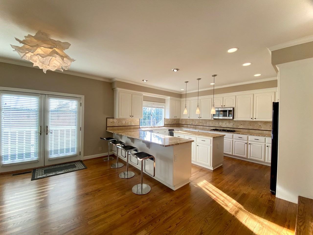 113 Blaisdell Way - Photo 6 of 32