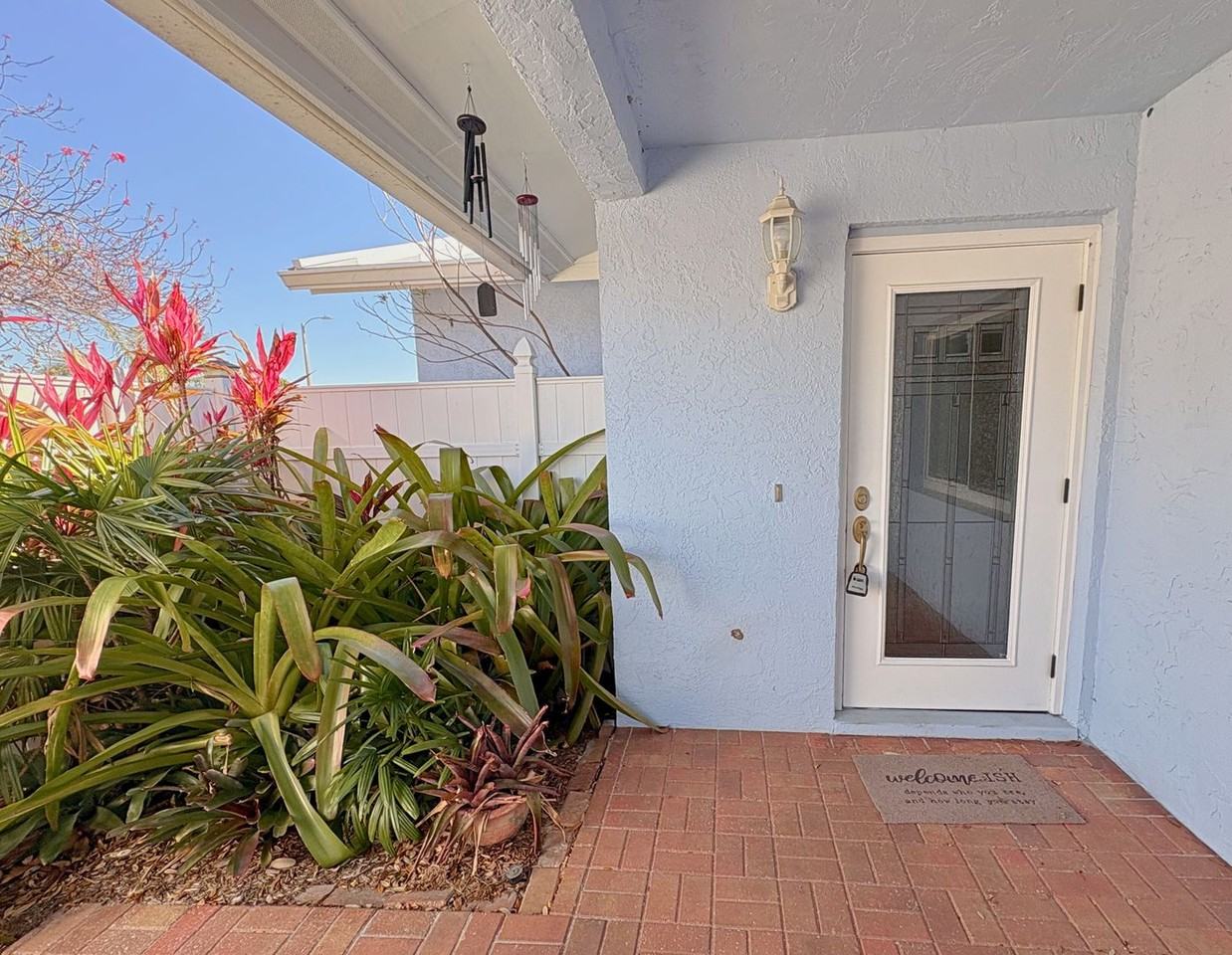 7266 Orkney Ave N - Photo 2 of 19