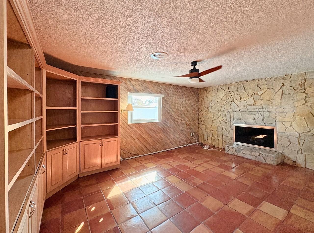 7266 Orkney Ave N - Photo 7 of 19