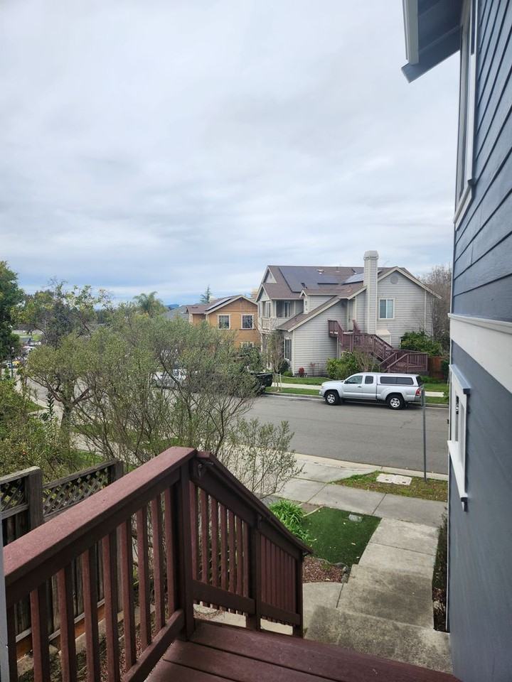 1351 Gordon Ln - Photo 3 of 49