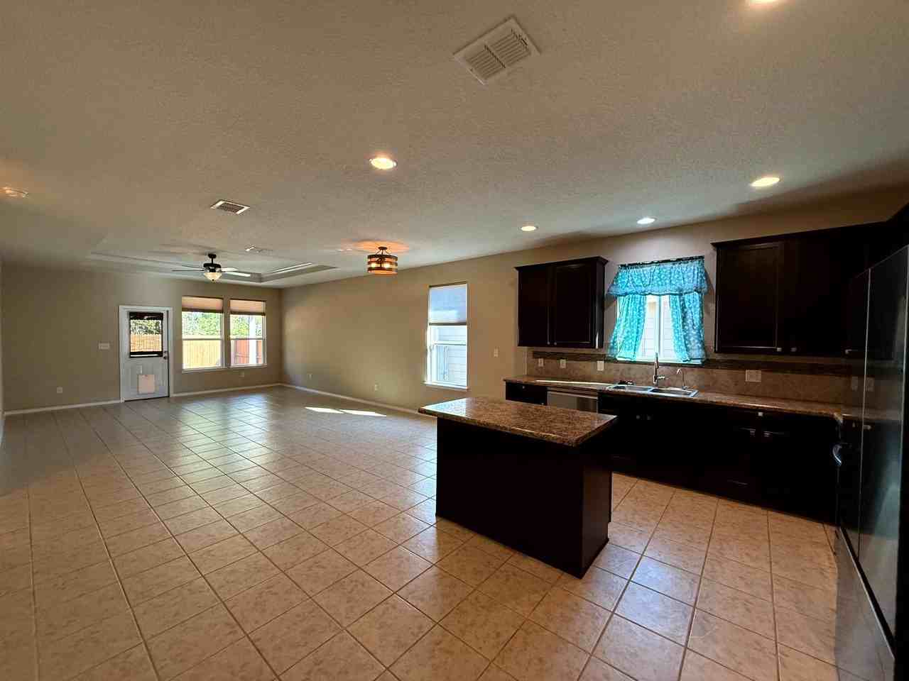 715 Trinity Star - Photo 7 of 20