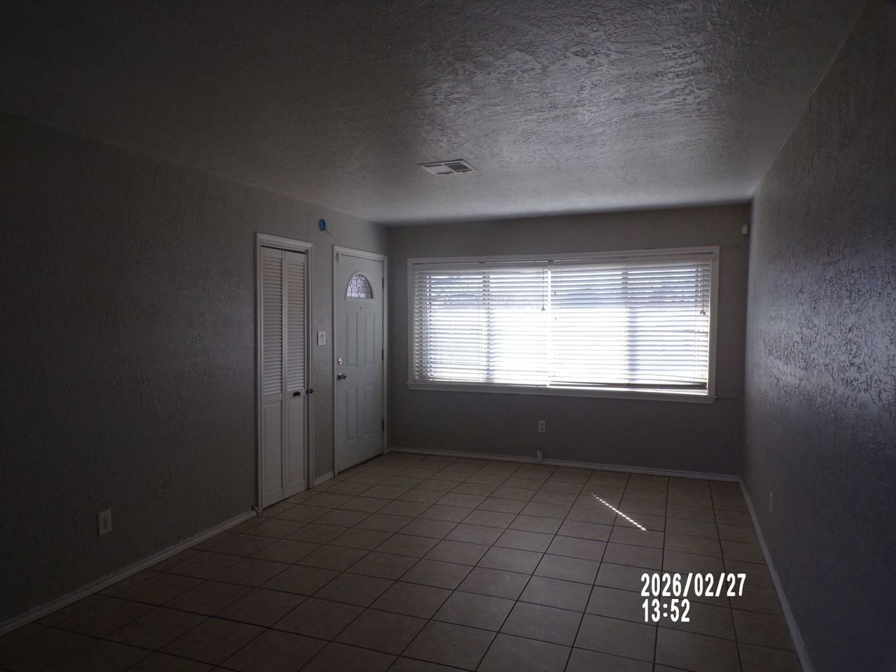 2803 Nw 23rd St - Photo 4 of 34