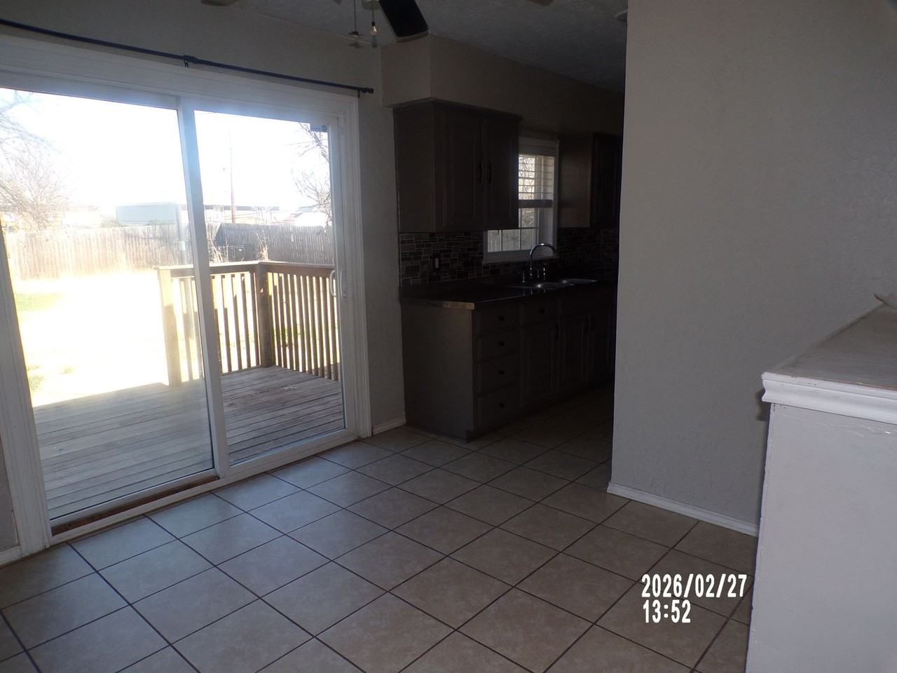 2803 Nw 23rd St - Photo 5 of 34