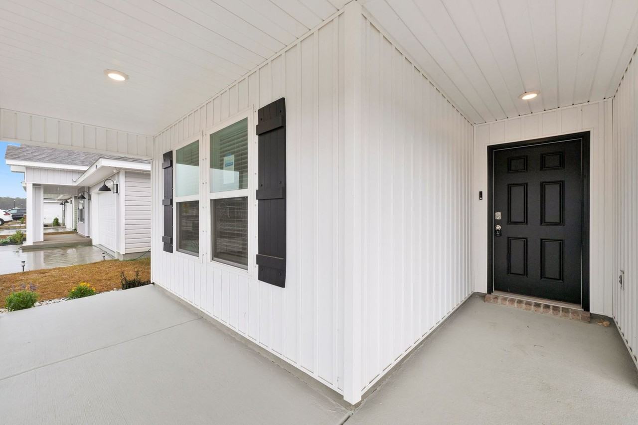 6304 Firefly Dr - Photo 2 of 21