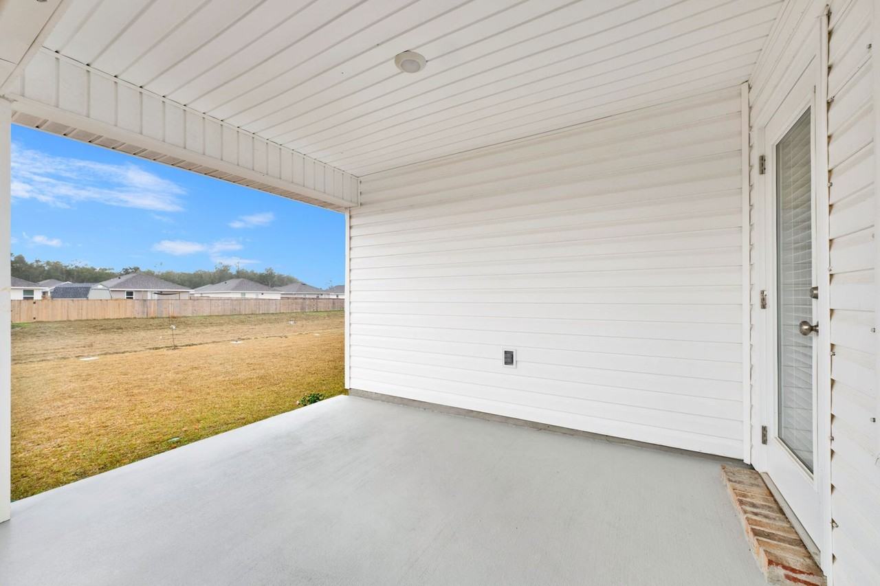 6304 Firefly Dr - Photo 3 of 21