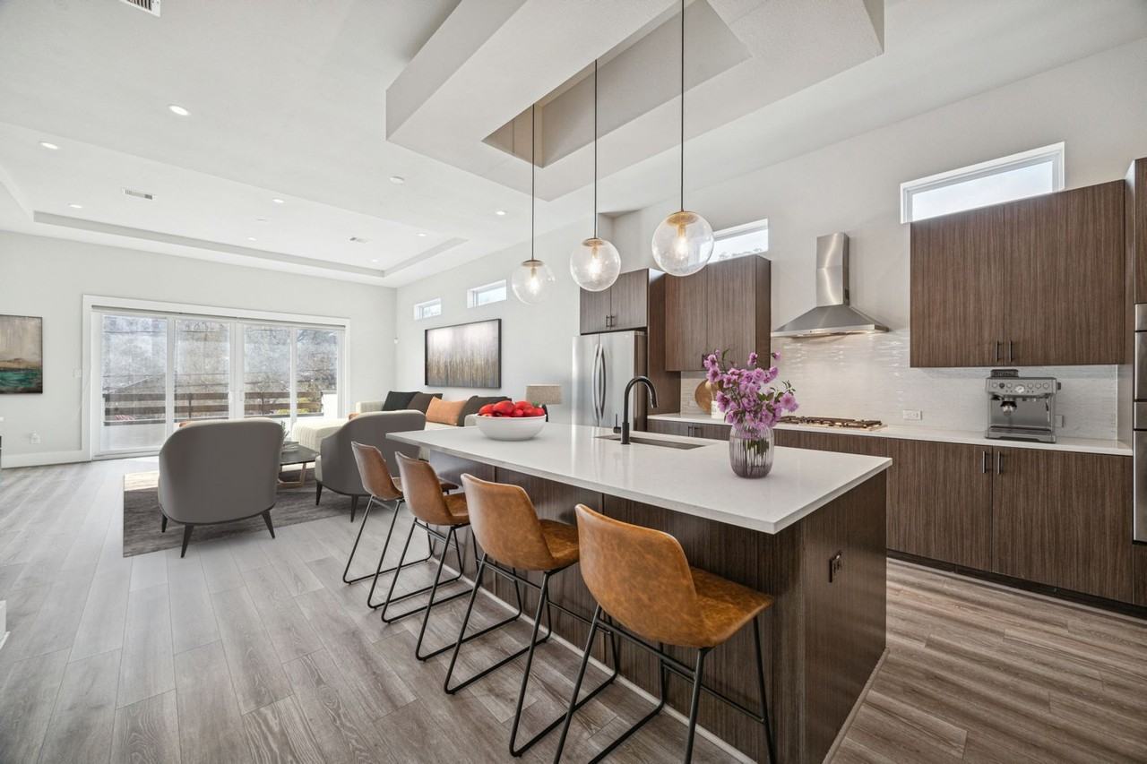 1412 Lawrence St - Photo 3 of 19