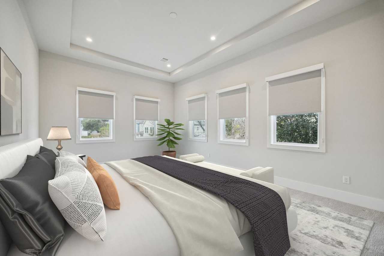 1412 Lawrence St - Photo 4 of 19