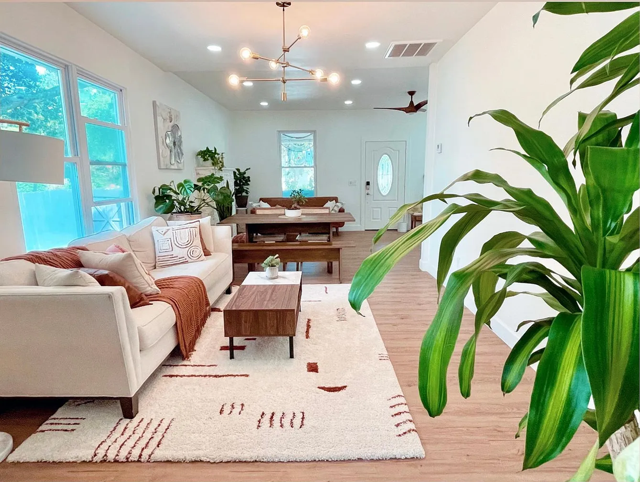 808 24th Ave N - Photo 3 of 14