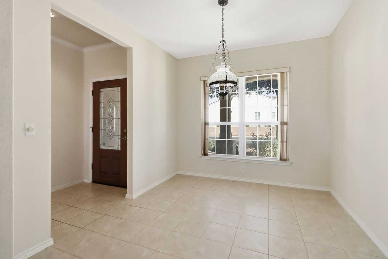 212 Summer Rd - Photo 6 of 36