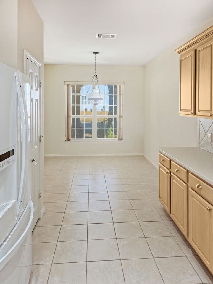 212 Summer Rd - Photo 7 of 36