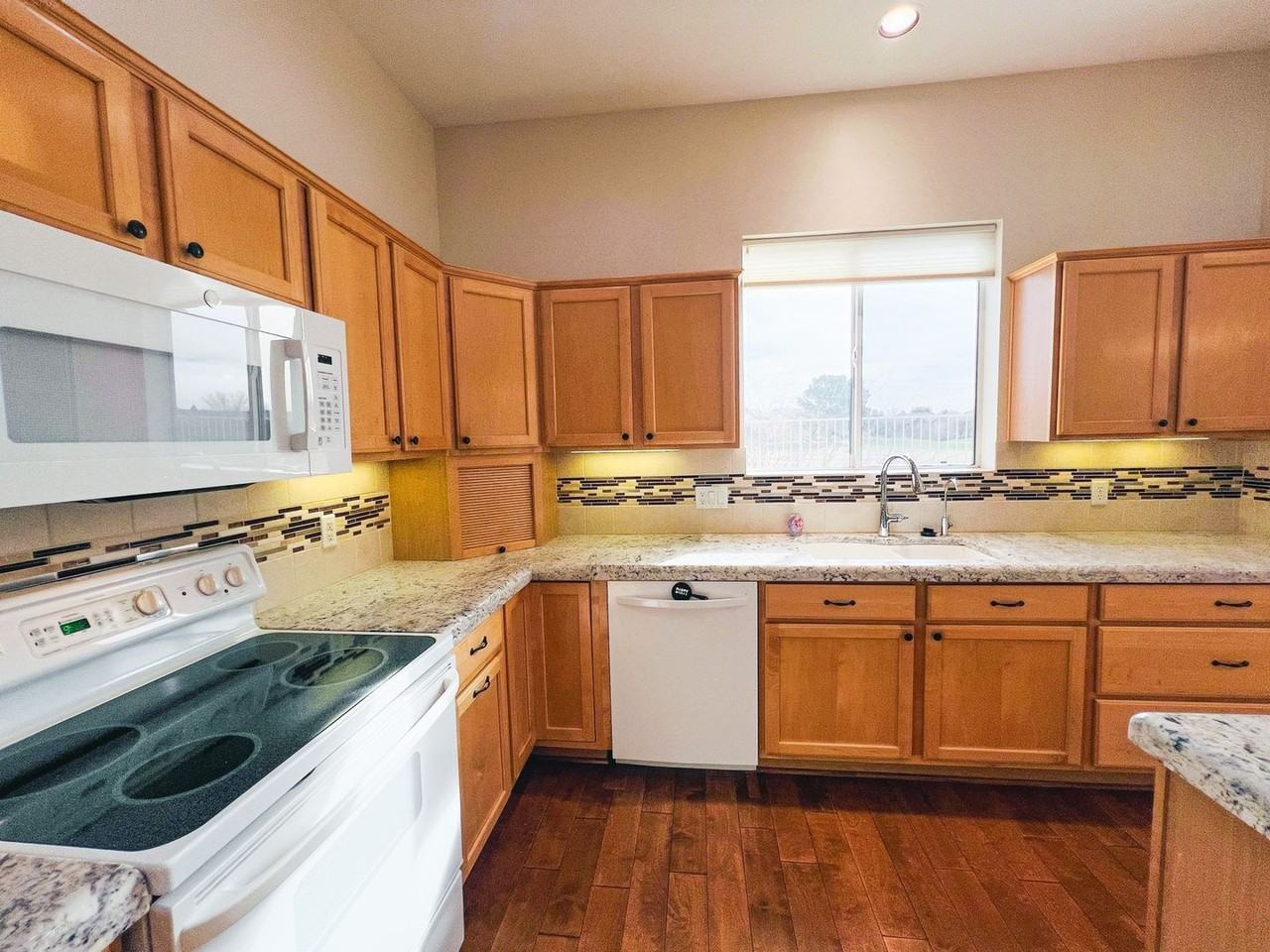 515 S Valle Escondido - Photo 6 of 26