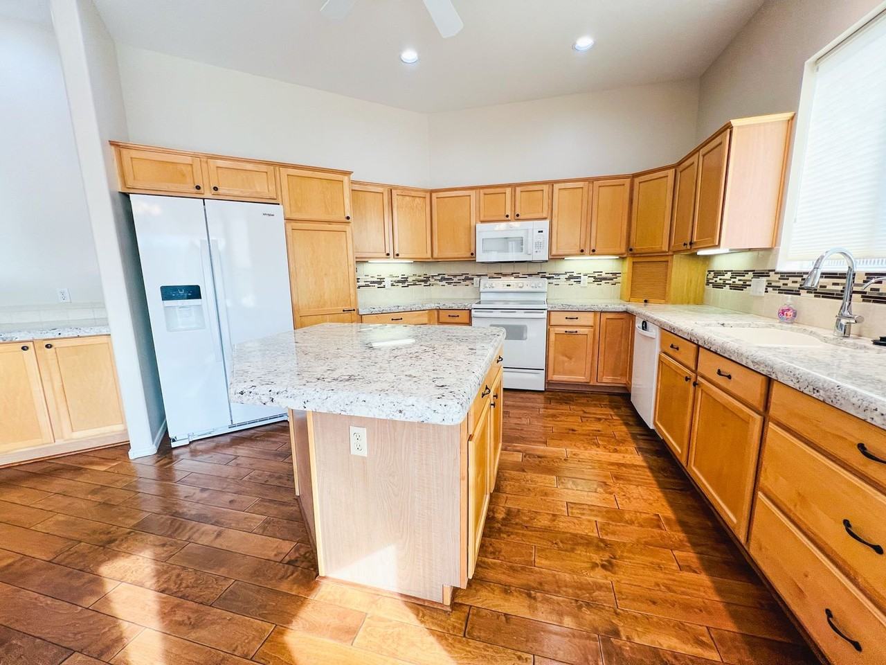 515 S Valle Escondido - Photo 7 of 26