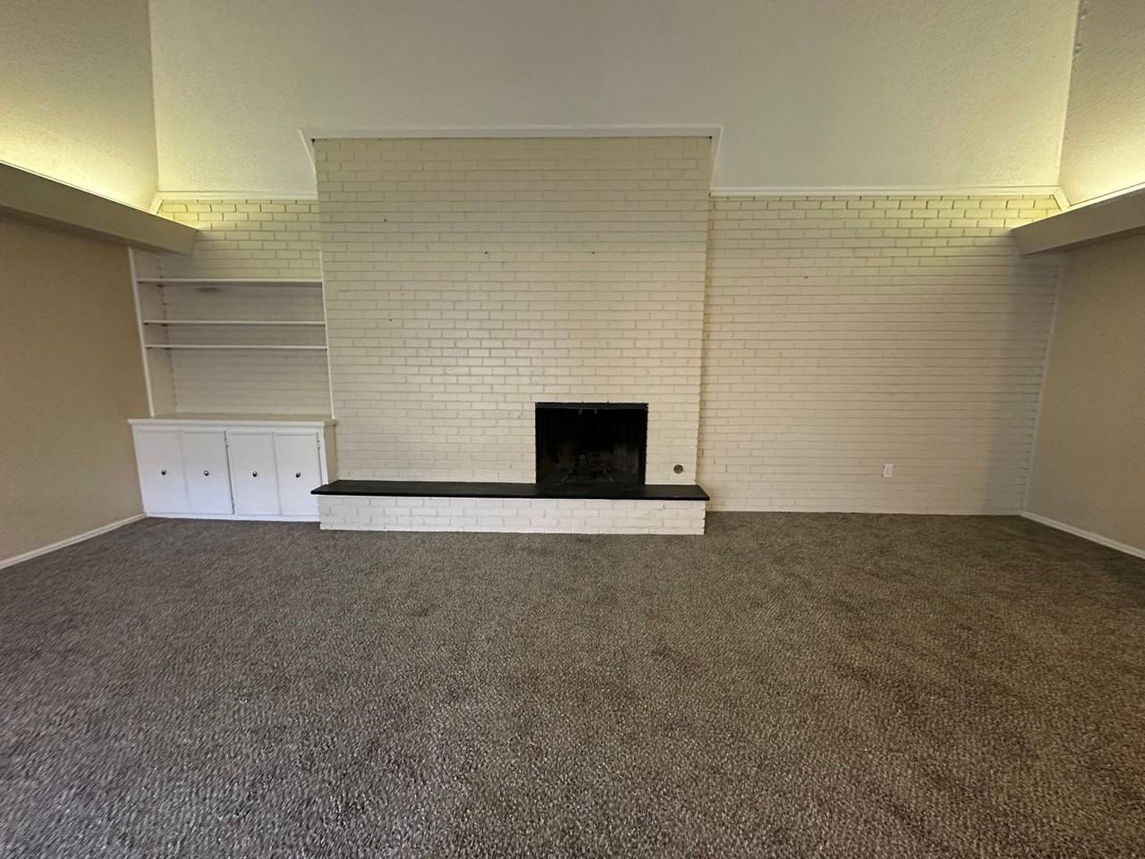 2518 Nw 62nd St - Photo 7 of 26