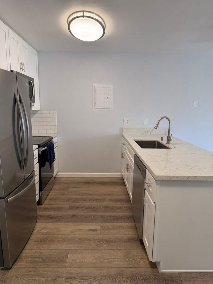 8036 Linda Vista Rd #1E - Photo 6 of 12