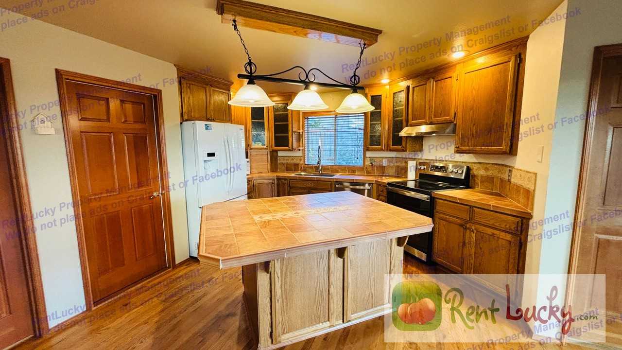 5216 Ridge Dr Ne - Photo 2 of 44