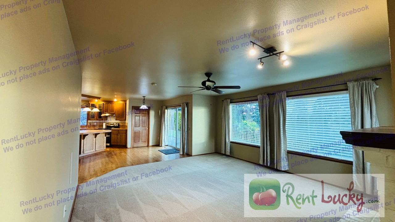 5216 Ridge Dr Ne - Photo 7 of 44