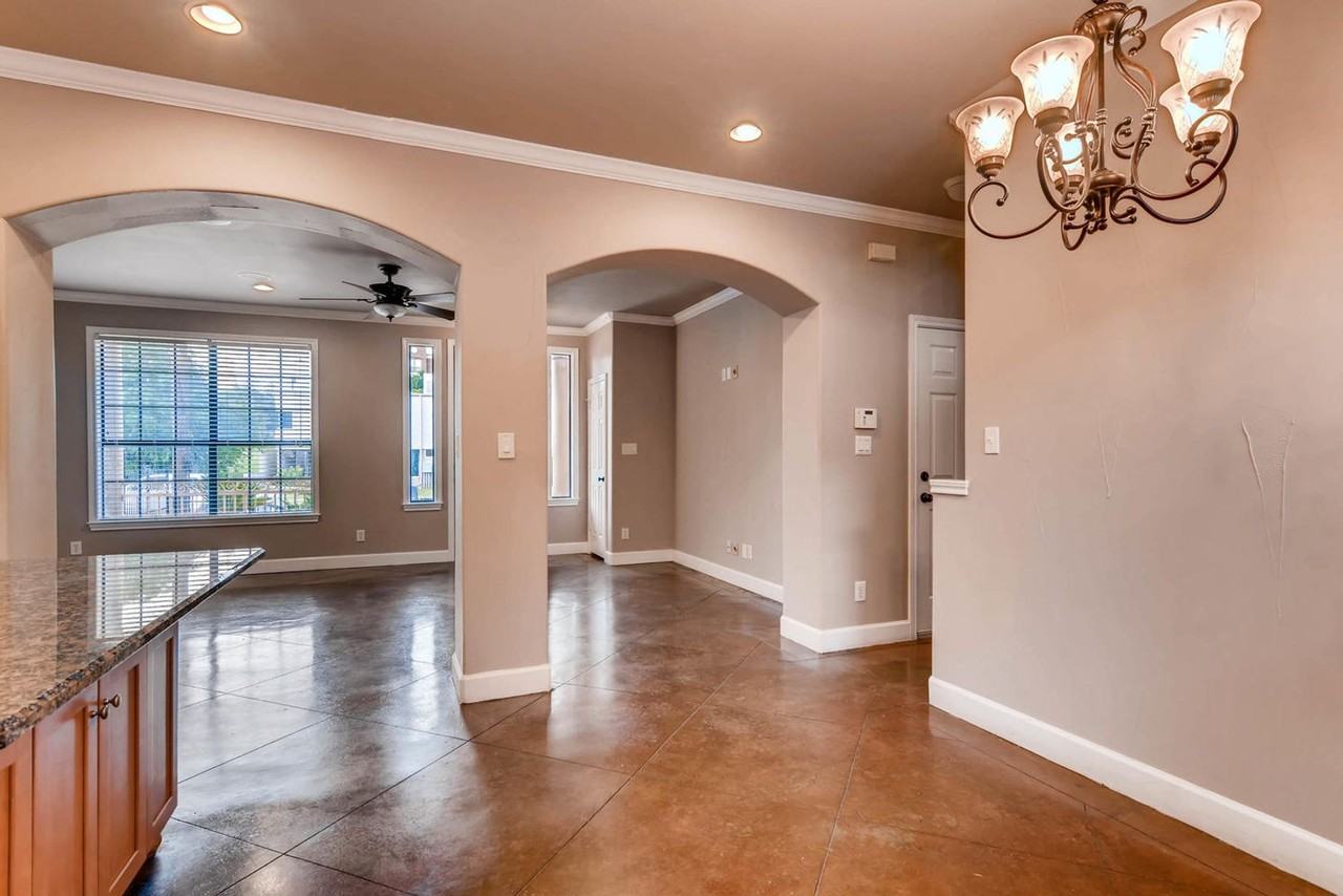 906 Juniper St - Photo 4 of 28